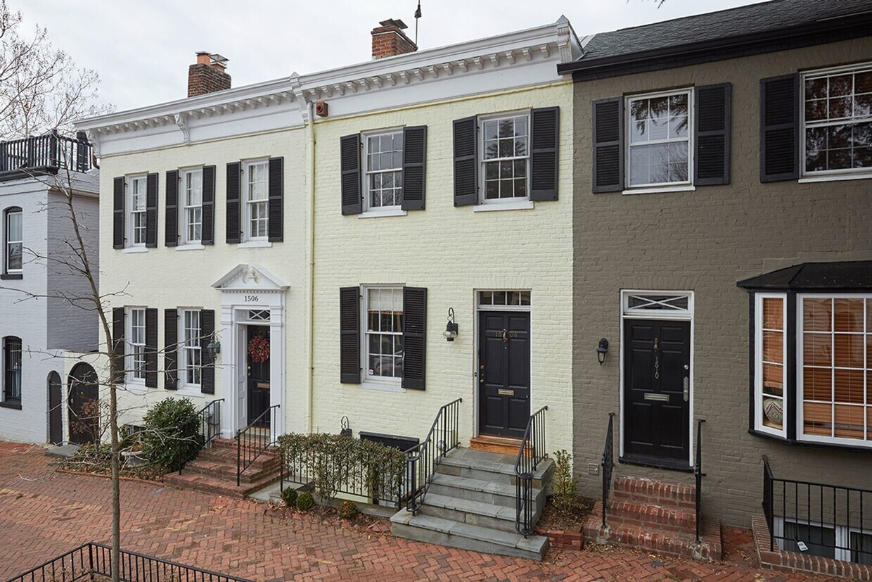 Historic Townhome in the Heart of House Rental in