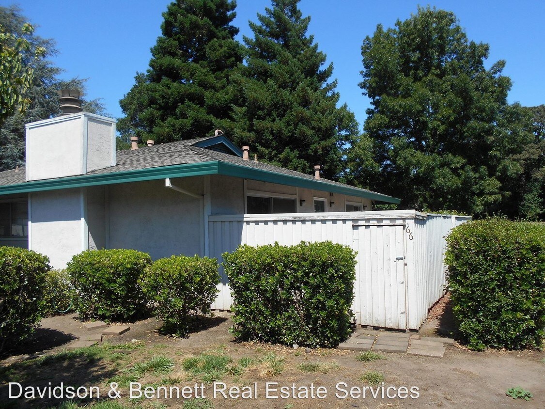 2 br, 1.5 bath House 66 Belvedere Ct House Rental in Napa, CA