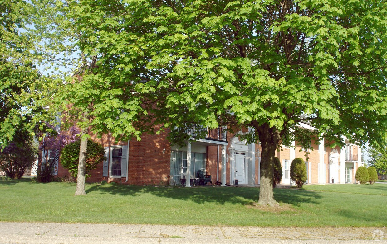 Building Photo - 629 39th St