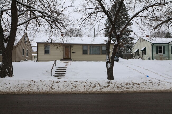 Building Photo - 1905 S Western Ave
