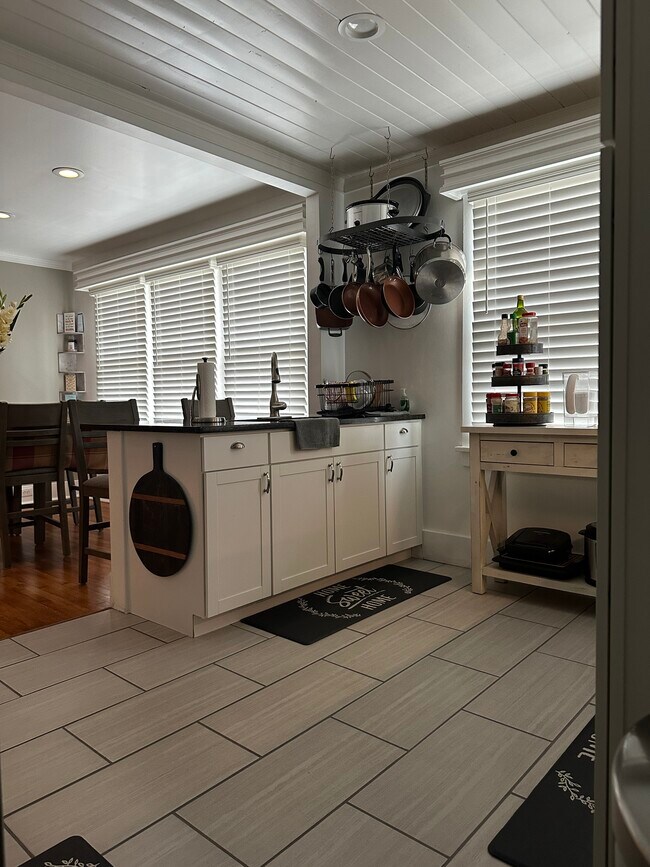 Cocina - 3342 Bookman Ave