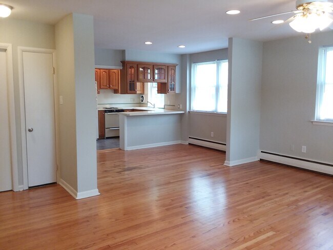 Building Photo - 1227 Drexel Ave