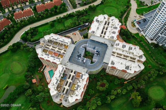 Building Photo - 3 Oceans W Blvd