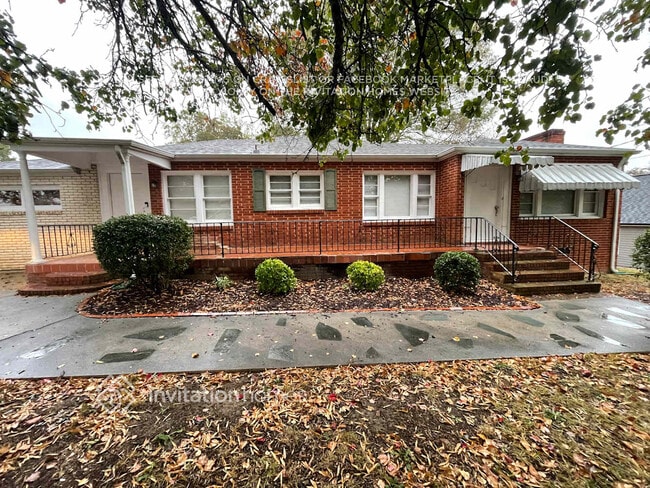 Building Photo - 2209 Ln St Building Photo - 2209 Ln St