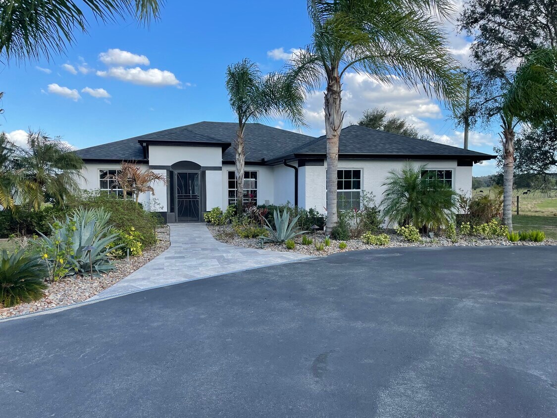 8734 McKendree Rd, Wesley Chapel, FL 33545 House Rental in Wesley