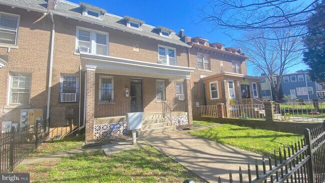 Foto del edificio - 4017 Kansas Ave NW