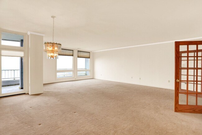 Building Photo - 2260 Waterford-