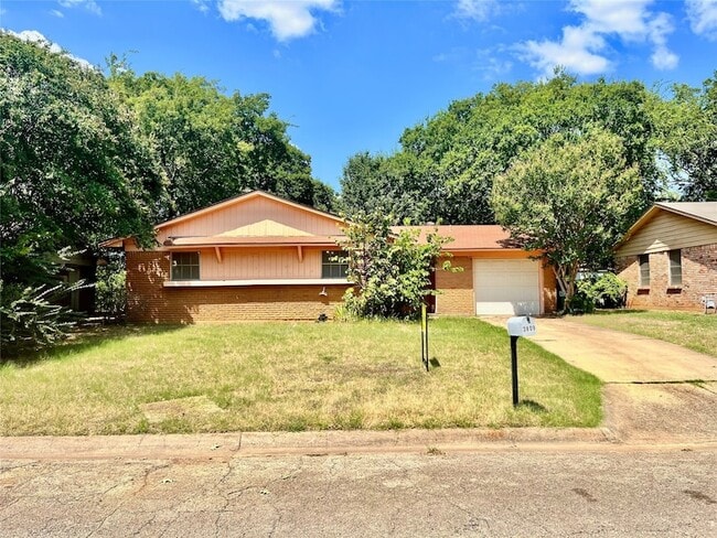Building Photo - 3809 Titan Trail