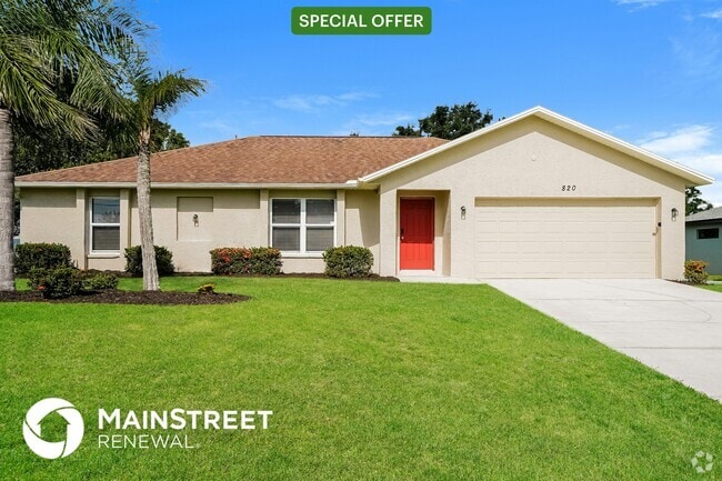 Building Photo - 820 SW 11th Ct