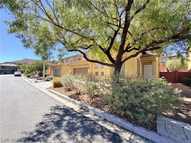 Building Photo - 10360 Blue Ginger Dr
