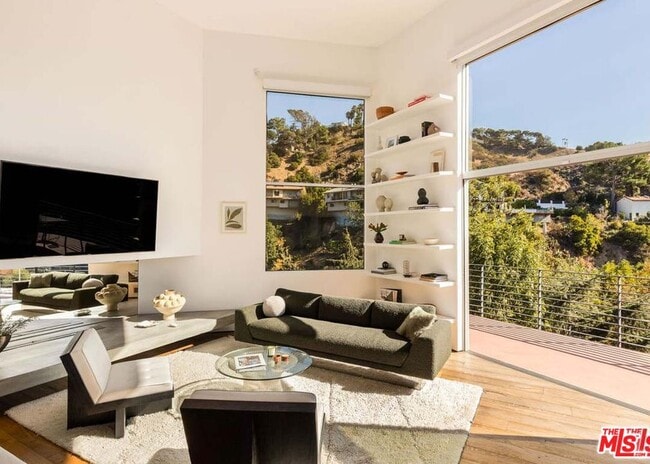 Building Photo - 2500 Zorada Dr