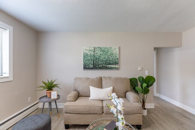 Foto del edificio - Highland Park Apartments | Standard 2 Bedroom
