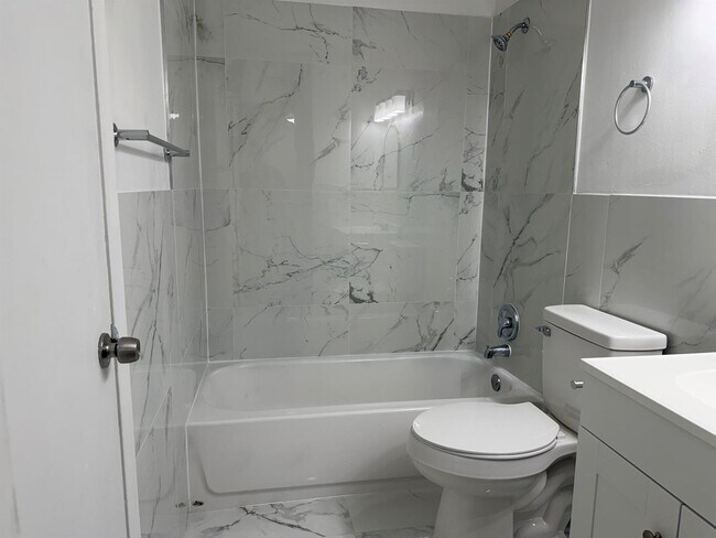 Foto del edificio - 2552 NW 52nd Ave