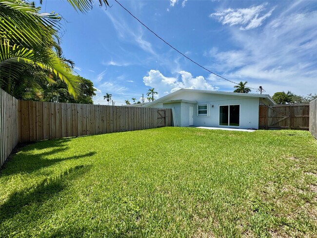 Foto del edificio - 838 SW 14th St