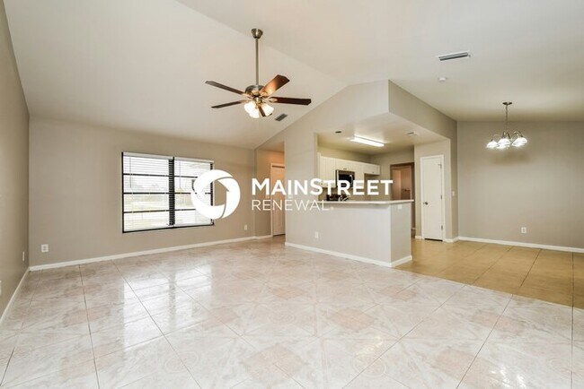 Foto del edificio - 3 Bedroom Pet-Friendly Home in Fort Myers,...