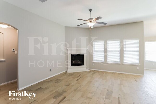 Foto del edificio - 14541 Serrano Ridge Rd