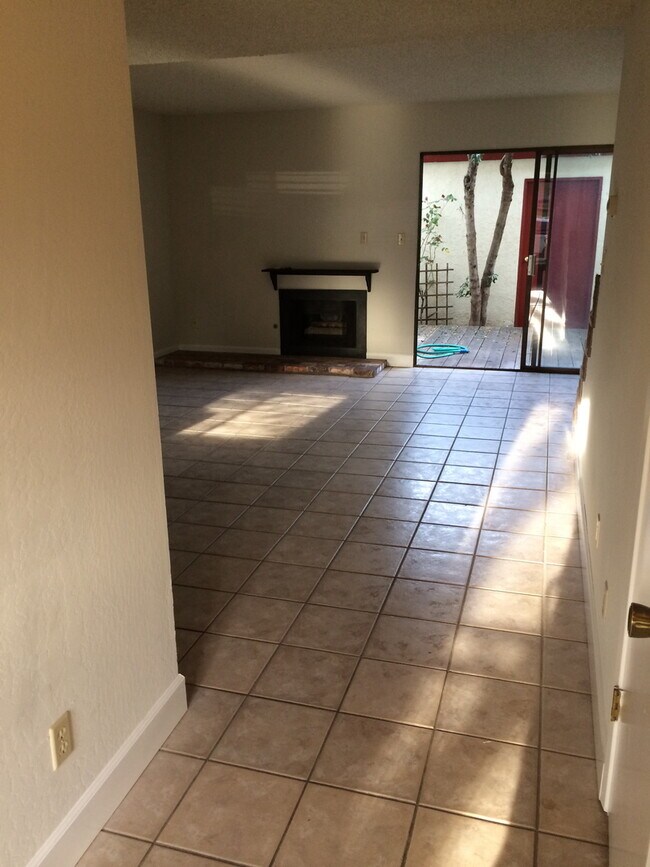 Foto del edificio - Town Home in South Davis!