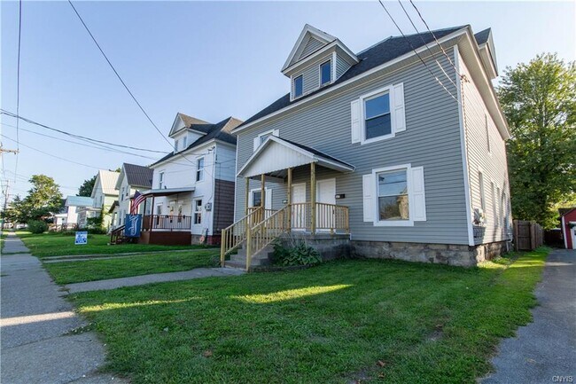 Foto del edificio - 861 W Main St