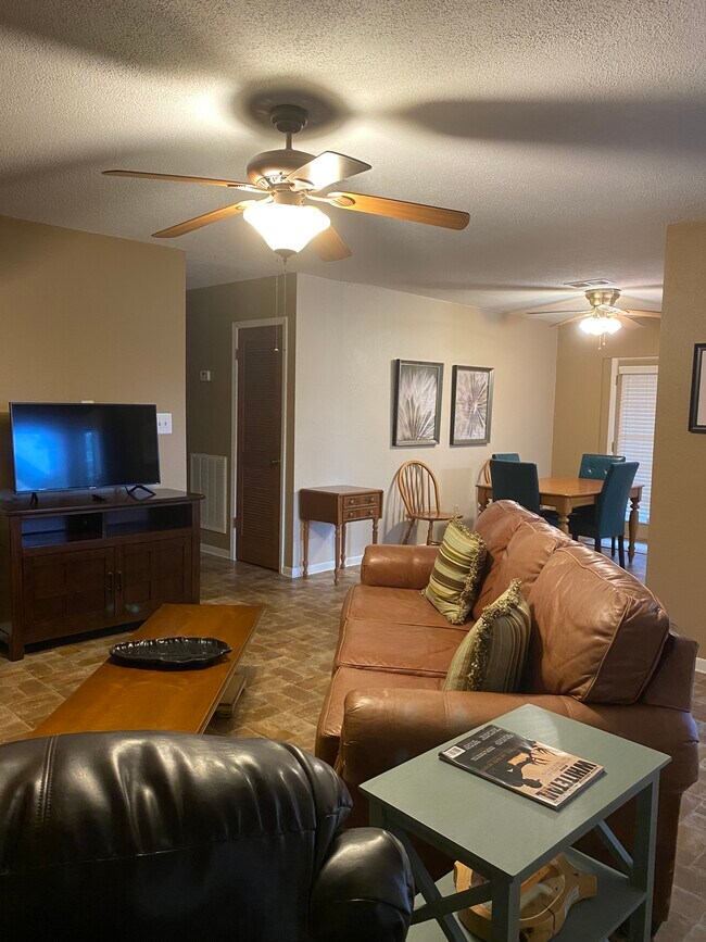 Building Photo - 1119 Nichols Ave