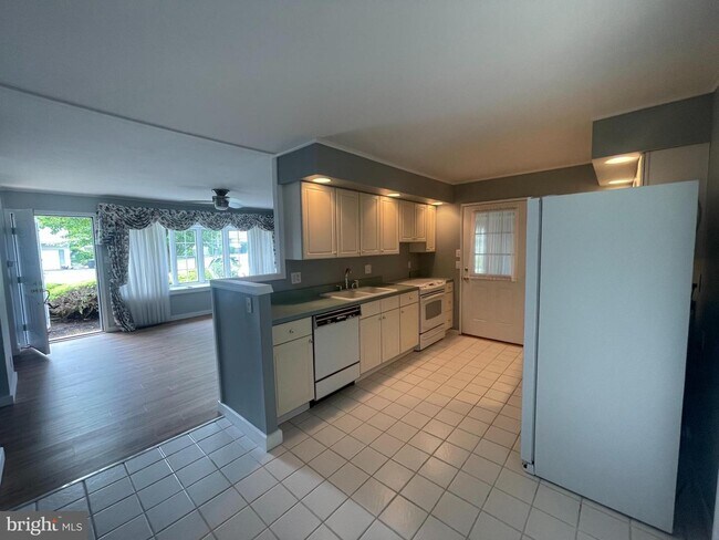 Foto del edificio - 815 Auburn Rd