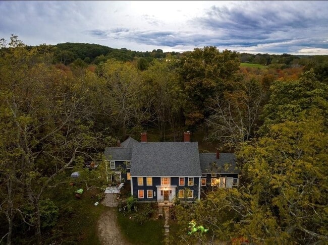 Building Photo - 25 Bulkeley Rd