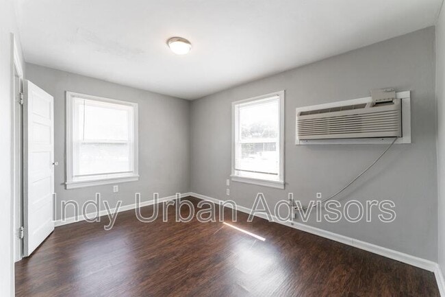 Building Photo - 524 1/2 E Raymond St.