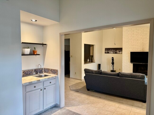 Building Photo - 2001 Bering Dr