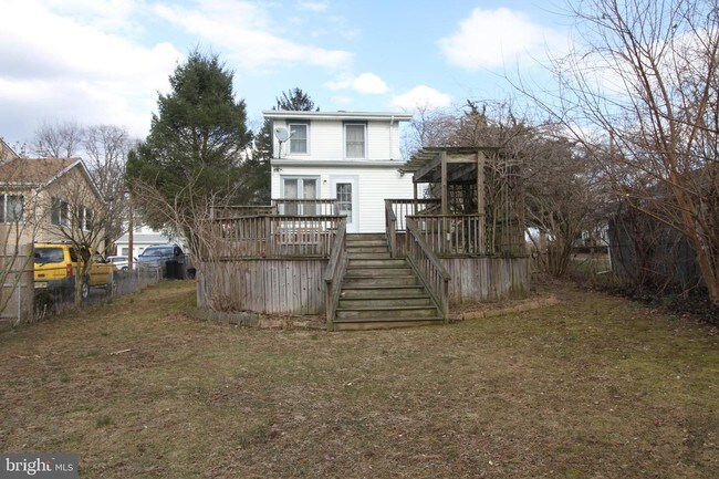 Building Photo - 109 N Hamilton Ave