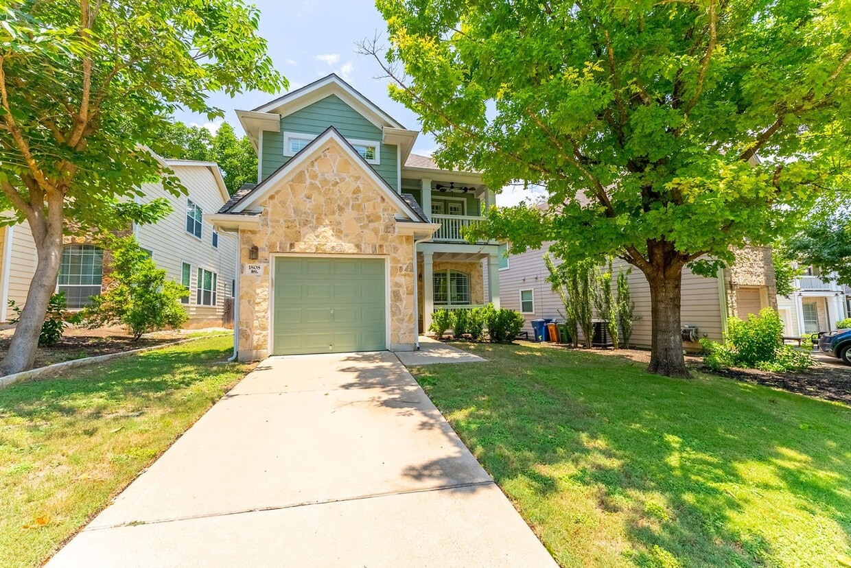 Modern Comfort and Austin Charm in this 3... - Modern Comfort and  Austin Charm in this 3...