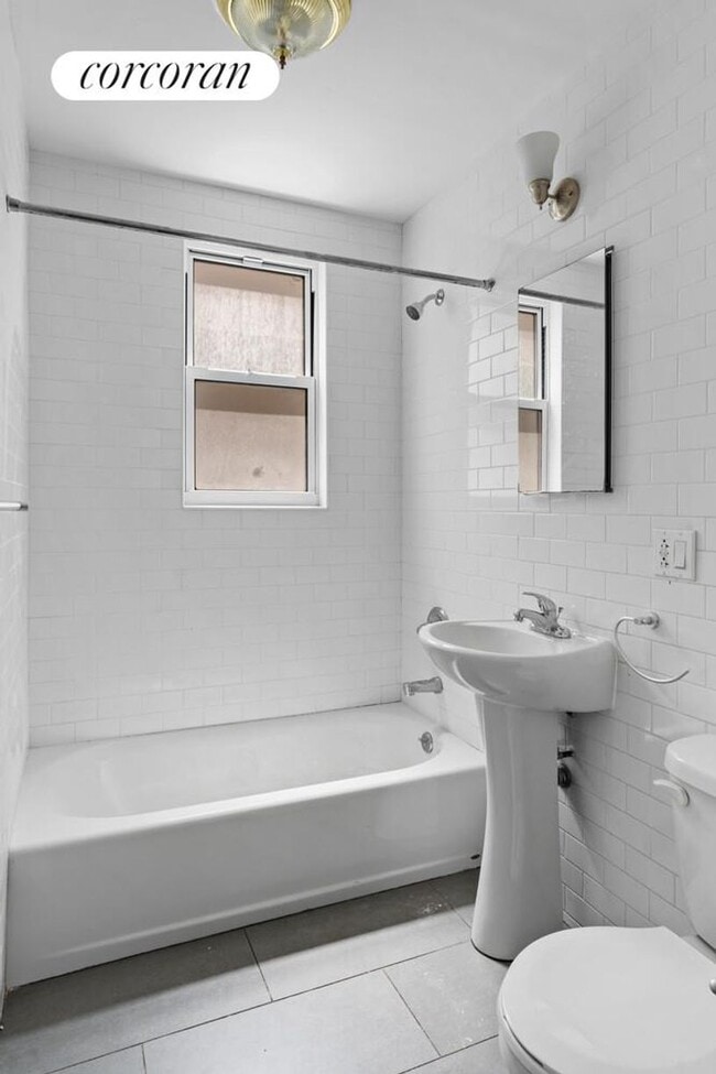 Building Photo - 206 Marine Ave