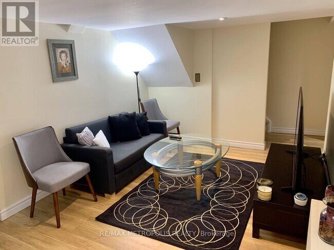 Photo du bâtiment - 96 Breckonwood Crescent
