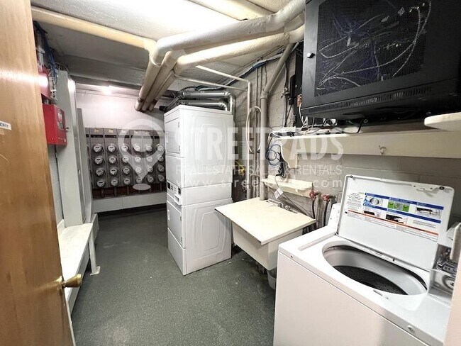Building Photo - 1 bedroom in Boston MA 02135