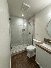 Building Photo - 208 Oswego Ave