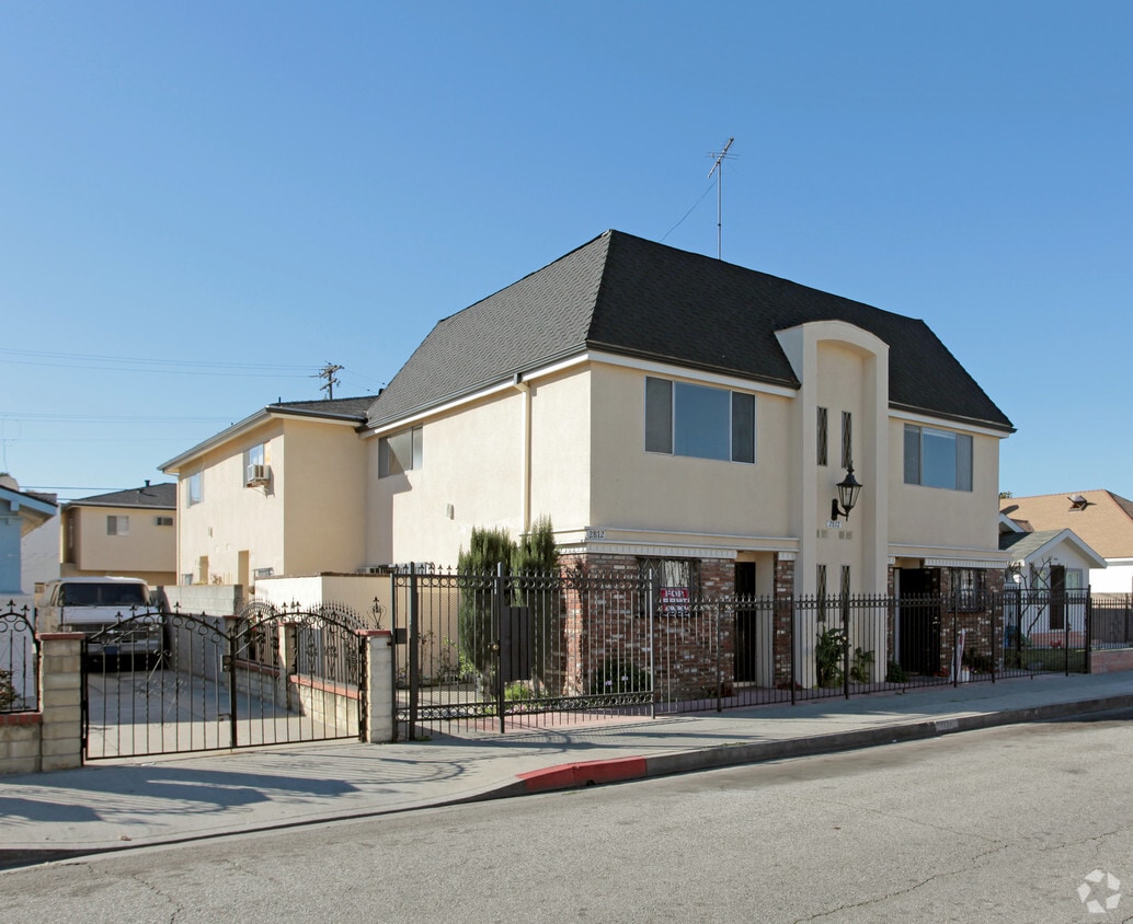 Primary Photo - 2872-2874 Clarendon Ave