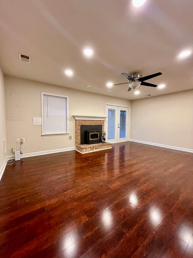Building Photo - 12427 Eden Ln