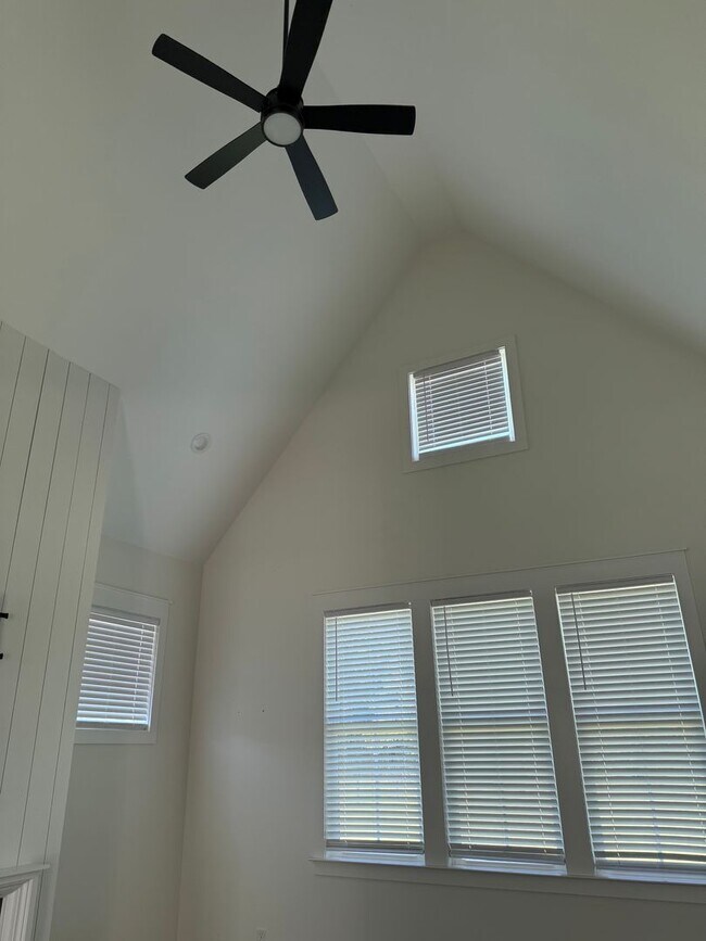 Foto del edificio - 2720 McCall Ct