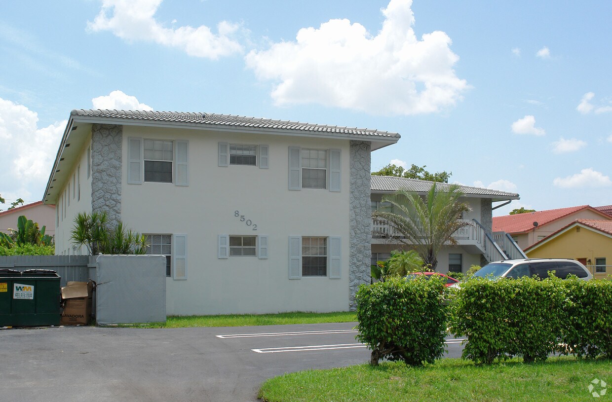 Building Photo - 8502 NW 35th St