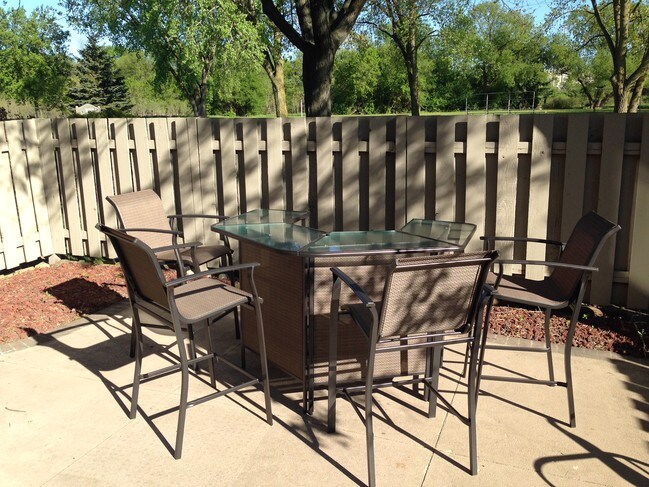 Foto del edificio - 16210 W Coachlight Dr