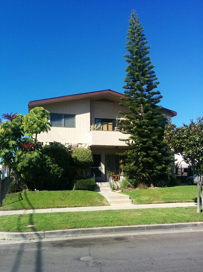 Edificio - 1349 S Ogden Dr