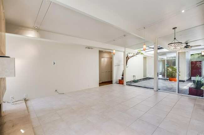 Building Photo - 1330 Idylberry Rd