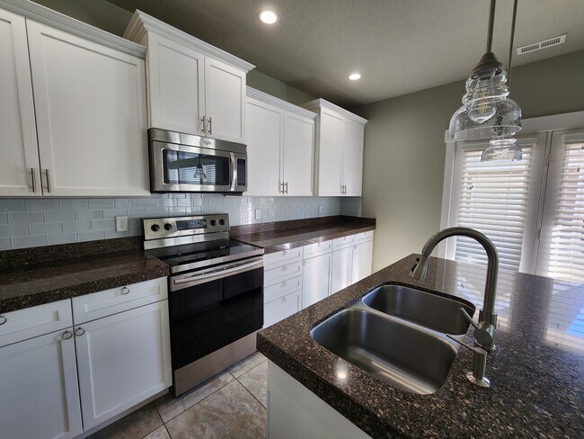 Building Photo - 12733 Park Run Ct