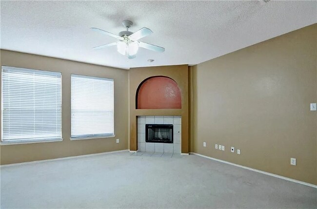 Foto del edificio - 720 Dandelion Dr