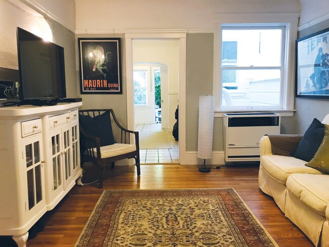Livingroom - 521 30th St