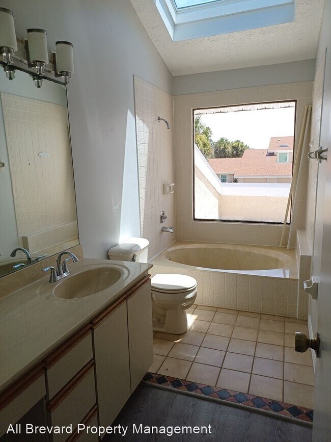 Building Photo - 2 br, 2.5 bath House - 101 La Costa St. 7-B