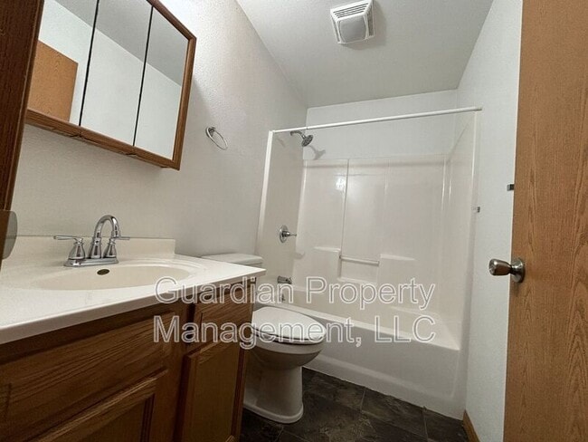 Foto del edificio - 322 East 4th Street