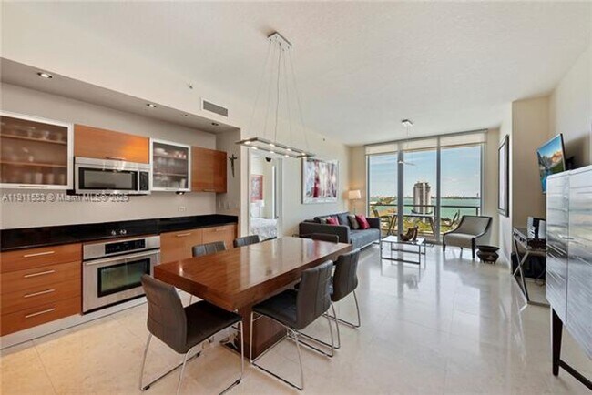 Foto del edificio - 3470 E Coast Ave