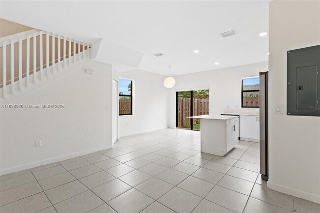 Foto del edificio - 965 NE 211th St