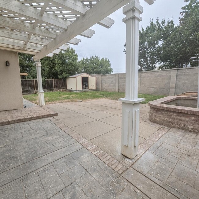 Building Photo - 1901 Oregano Way