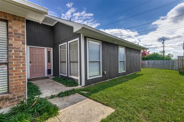 Foto del edificio - 18918 Whitewater Ln