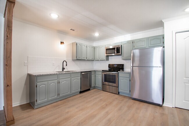 Foto del edificio - 40 Holly Dr